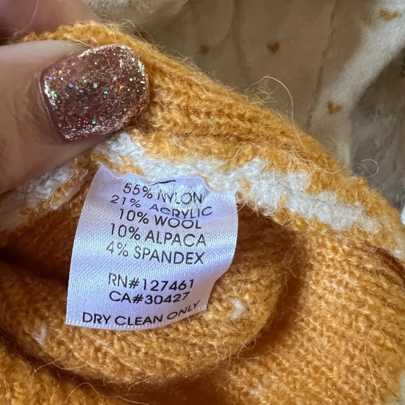 Wildfox Sweater Medium NWT - Picture 5 of 5